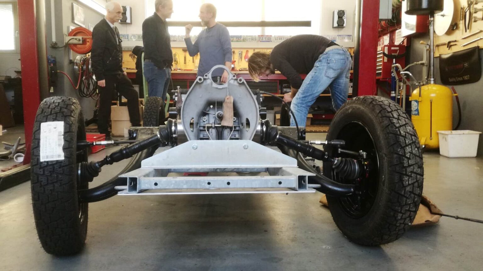 2cv parts for sale: 2cv galvanised chassis, gearbox and more